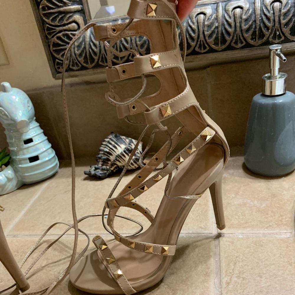 Beige heels